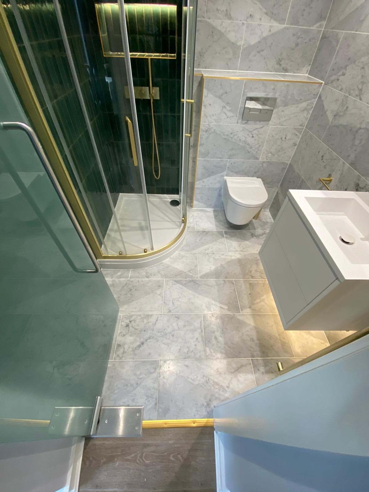 BATHROOM INSTALLATION