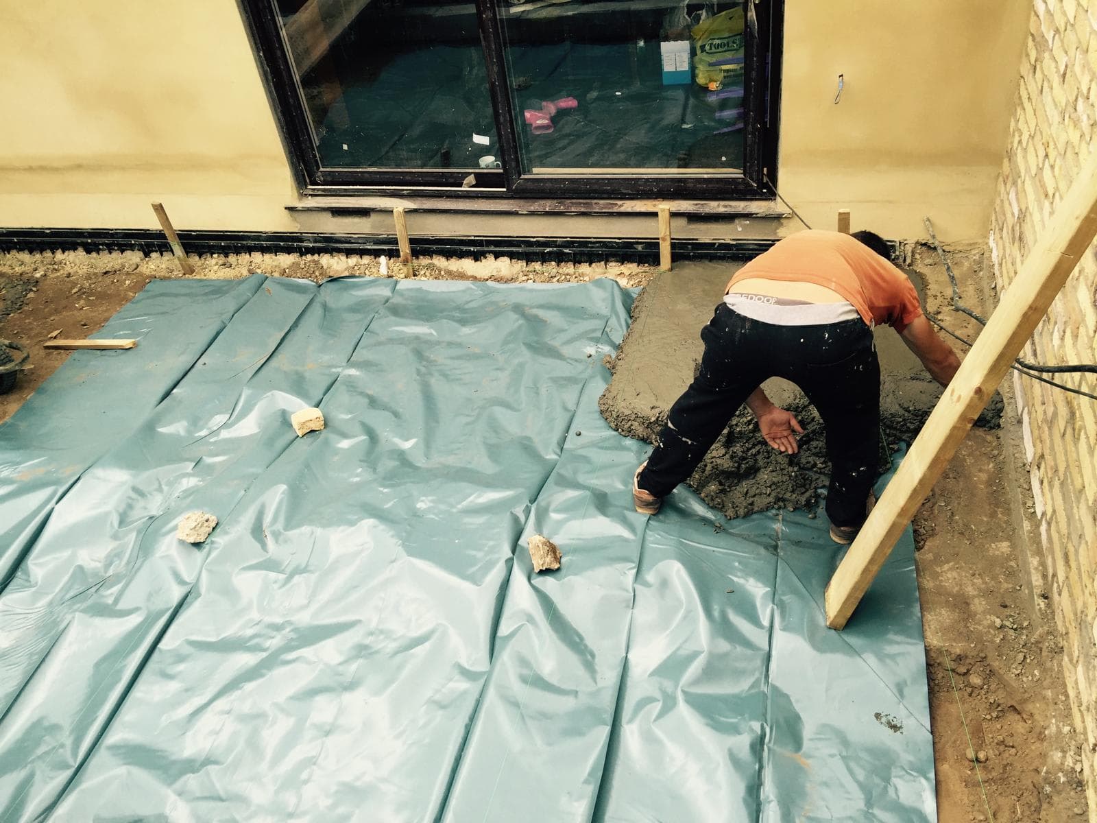 EXTERNAL FLOOR TILING